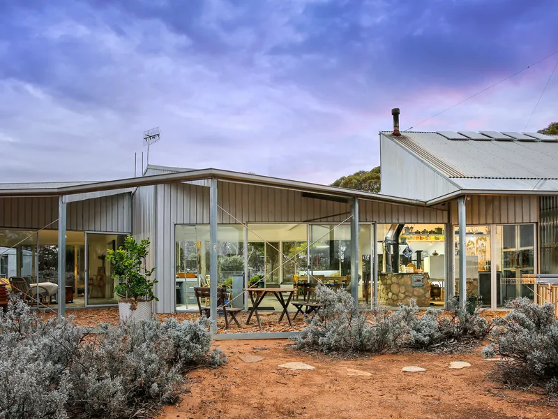 Architecturally designed eco living - 32 HA