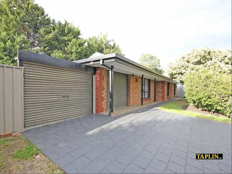 Charming 3-Bedroom Retreat in a Tranquil Lane