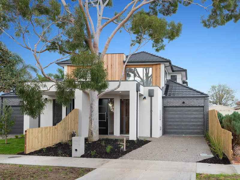 Spacious townhouse located within walking distance to amenities