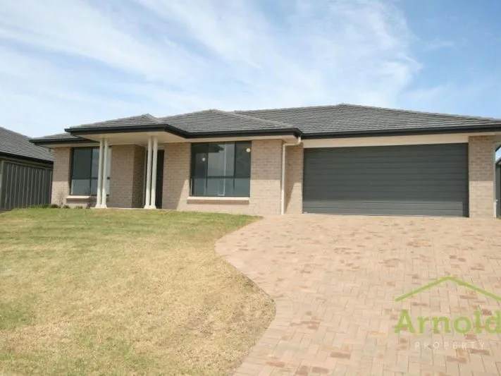 MODERN 4 BEDROOM HOME