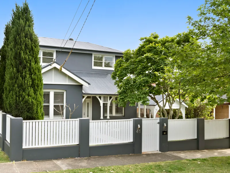 STUNNING FAMILY HOME WITH POOL