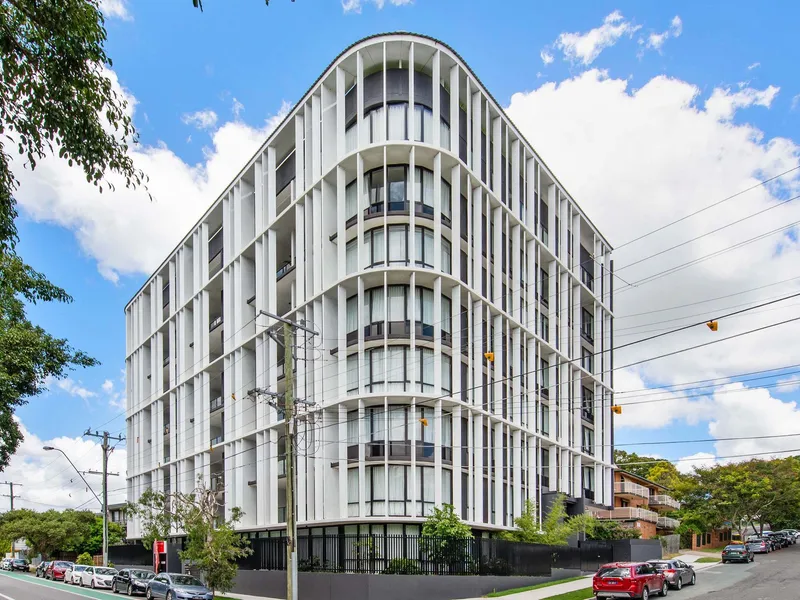 Stunning open plan apartment ready to call home..