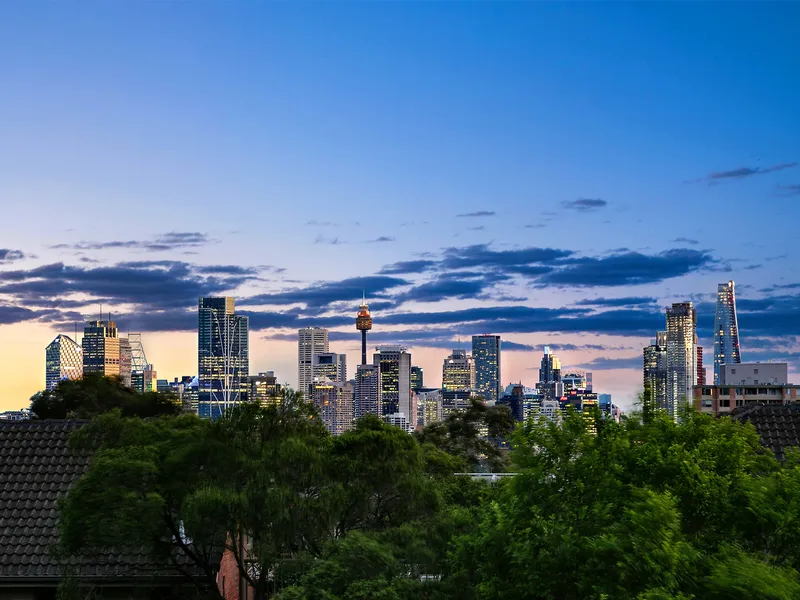 Refreshed breezy apartment with views of Sydney Harbour and the city skyline