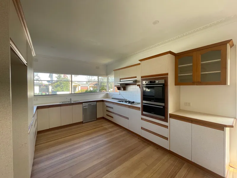 Well Kept Family Home!