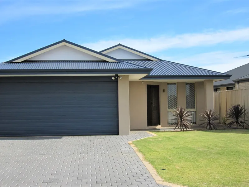 SPACIOUS 3 BEDROOM 2 BATHROOM HOUSE!