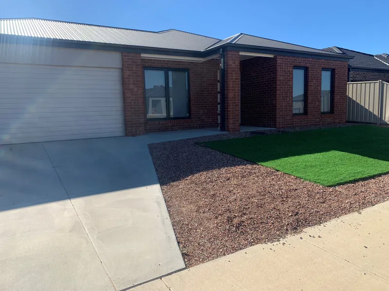 North shepparton family home