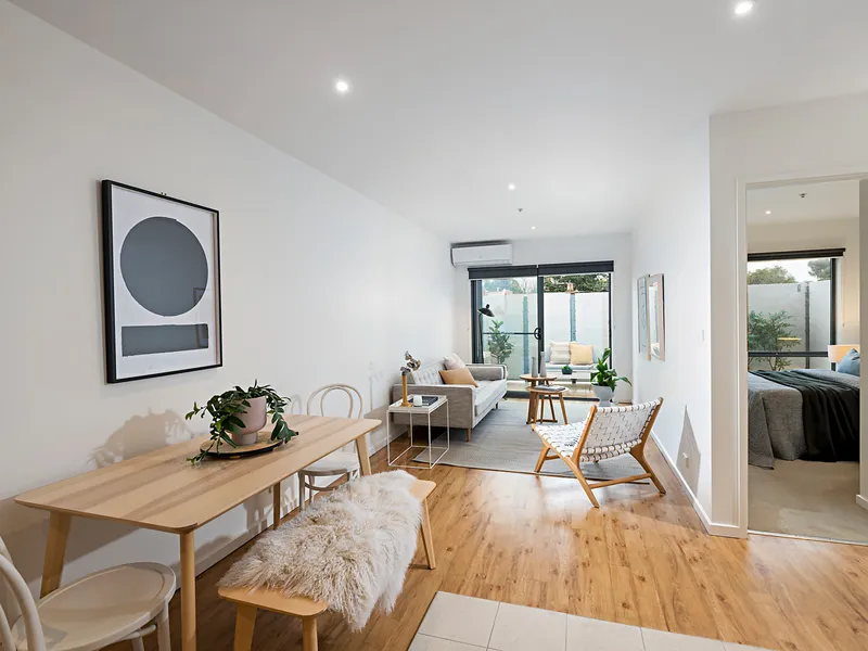 The perfect start, immaculate apartment with CBD views