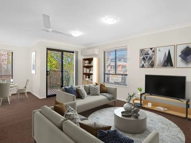 Charming 4-Bedroom Townhouse in a Central Oasis