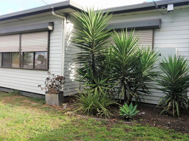 Close to Shops & Public Transport