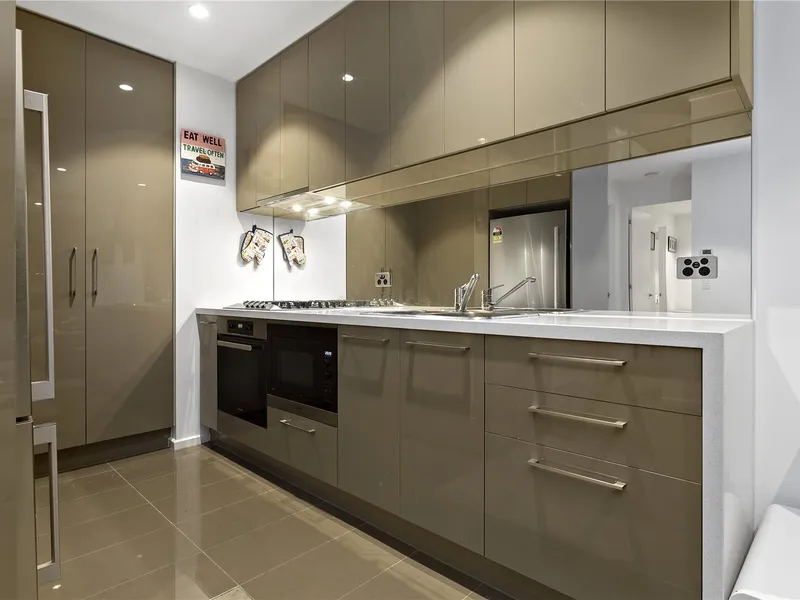 Bright and functional 2 bedroom apartment in stylish building