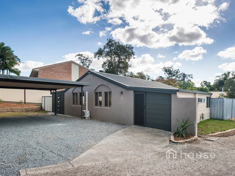 Lovely Family Home in Convenient Location - Close to Rail, Hospital,Tafe and Shops