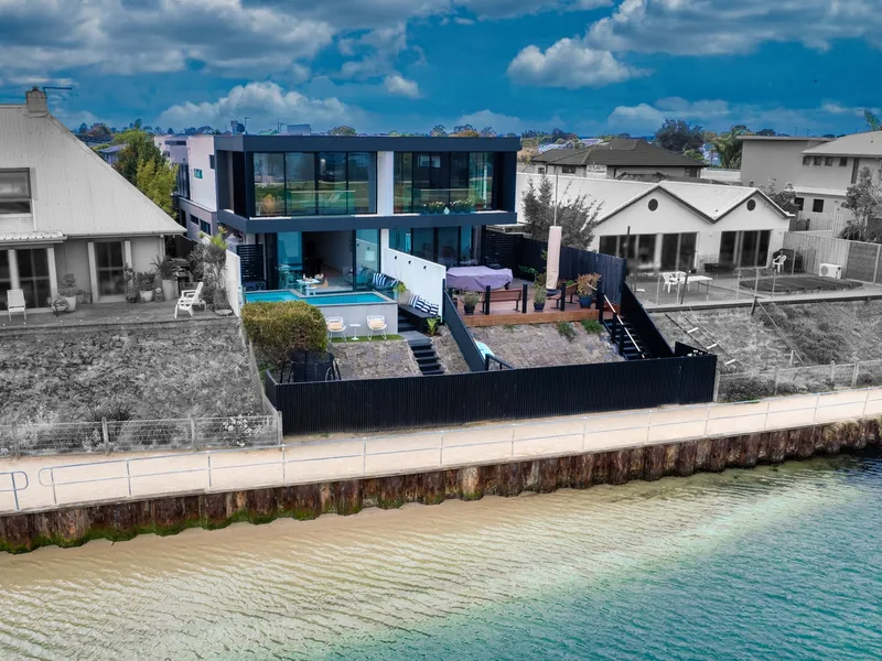Contemporary Waterfront Entertainer with Sparkling Mineral Pool & Breathtaking Views