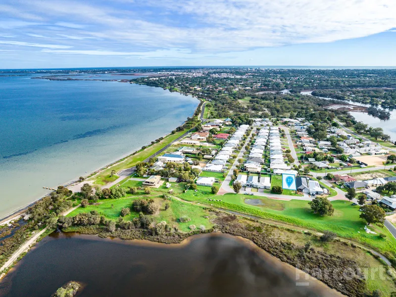 Water Views Nestled Between the Estuary and River!