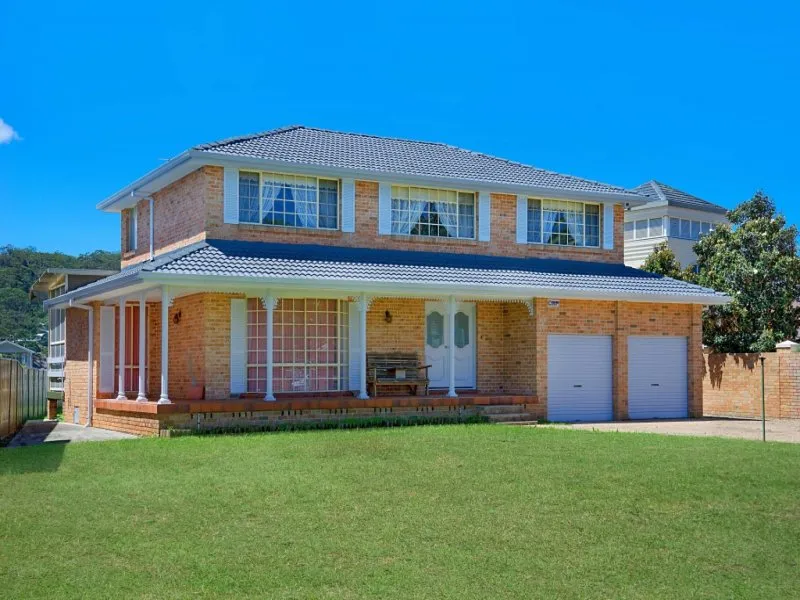 LIVE ON THE WATERS EDGE