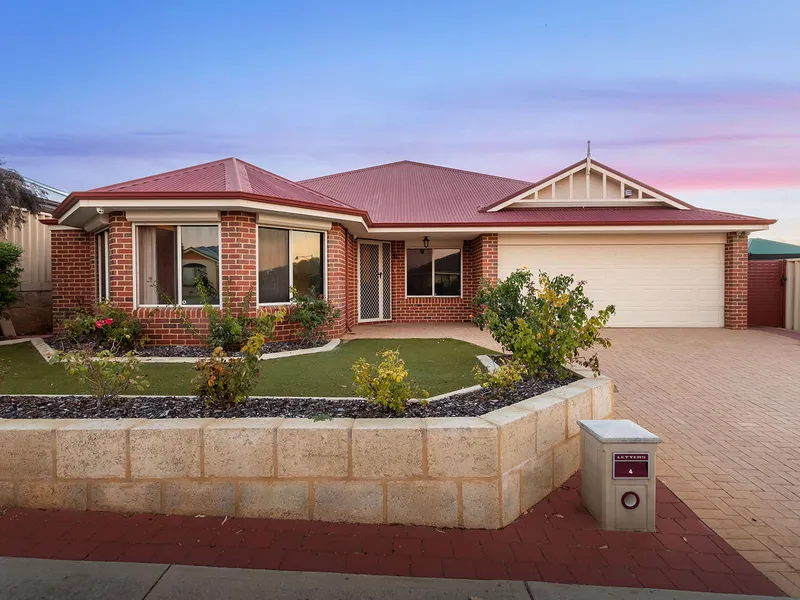 BIG HOME, BIG LAND, TINY PRICE!