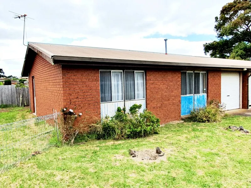 Unique reno project, close to town & beach