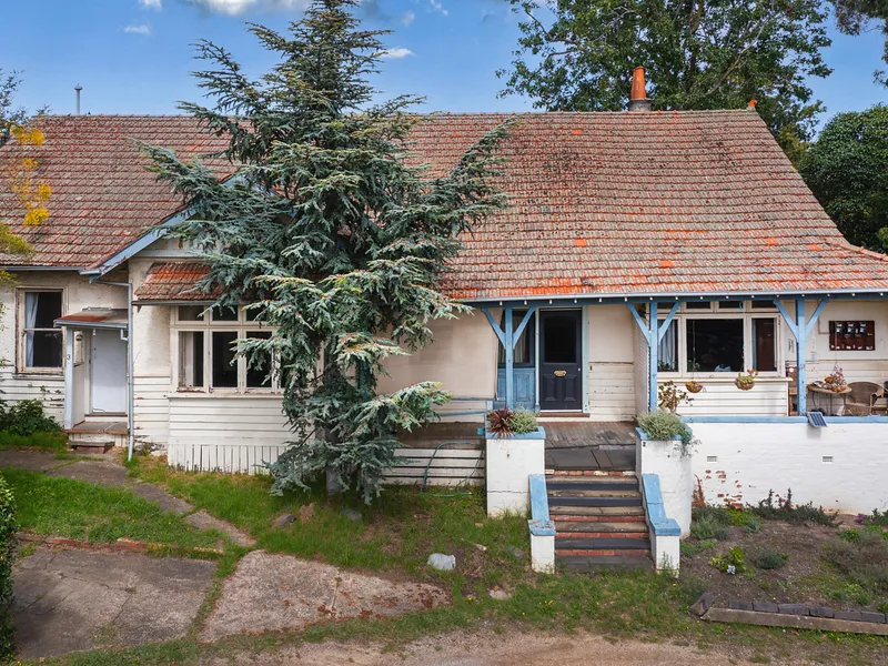 A Californian Bungalow offering exciting opportunities on 1,225m2 (approx.)