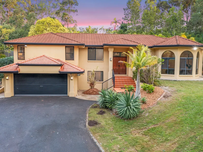 Grand Family Estate Set On 2,000sqm