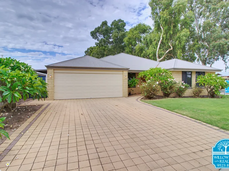 FABULOUS LARGE CORNER BLOCK!