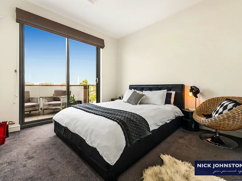 Luxury penthouse living with superior entertaining terrace