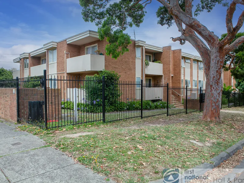 2 BEDROOM TOWNHOUSE STYLE APPARTMENT