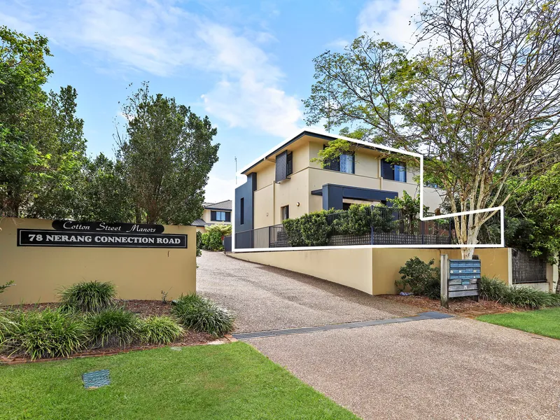 Superb Semi-Detached Spacious Townhouse – Central CBD Location