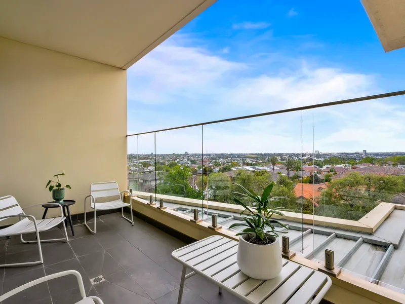 Boutique Block With Stunning Views