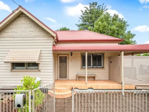 Comfort & Convenience in the Inner City close to everything!