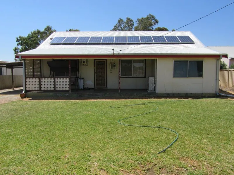 PRICE REDUCTION - WALKING DISTANCE TO SHOPS