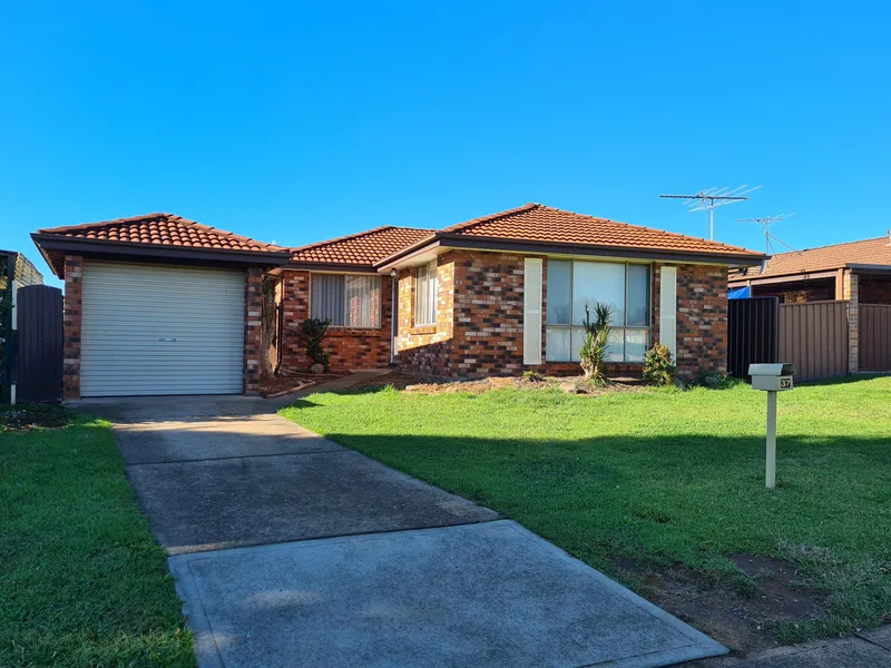 NEAT AND TIDY THREE BEDROOM HOME WITH AIR-CONDITIONING!