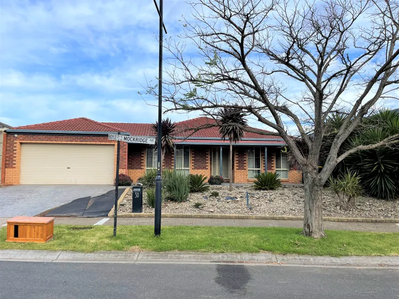 Desirable Family Home in Prime Location!