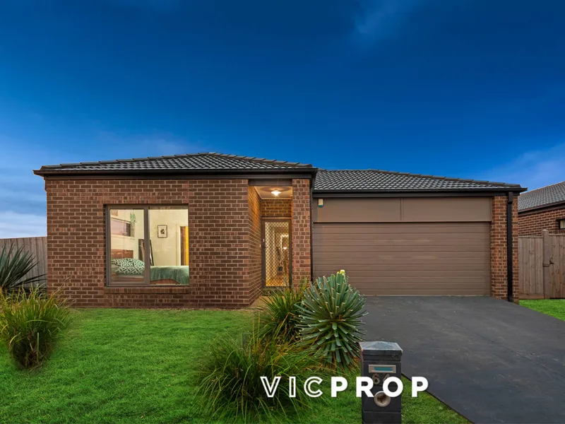 Prime Location!1 min walk to Saltwater p-9 College and Park facing