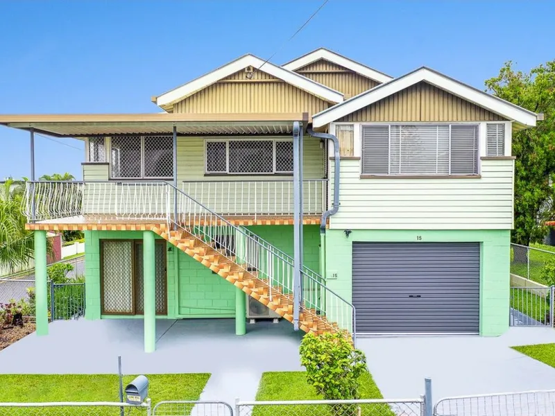 Perfectly located home with dual living! Pets considered!