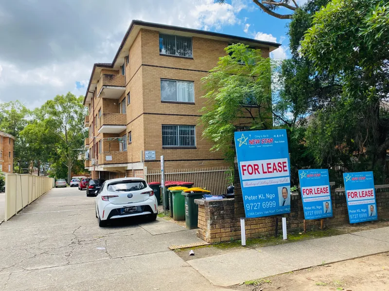 OWNER OFFER TWO WEEKS FREE RENT FOR SUITABLE TENANT.