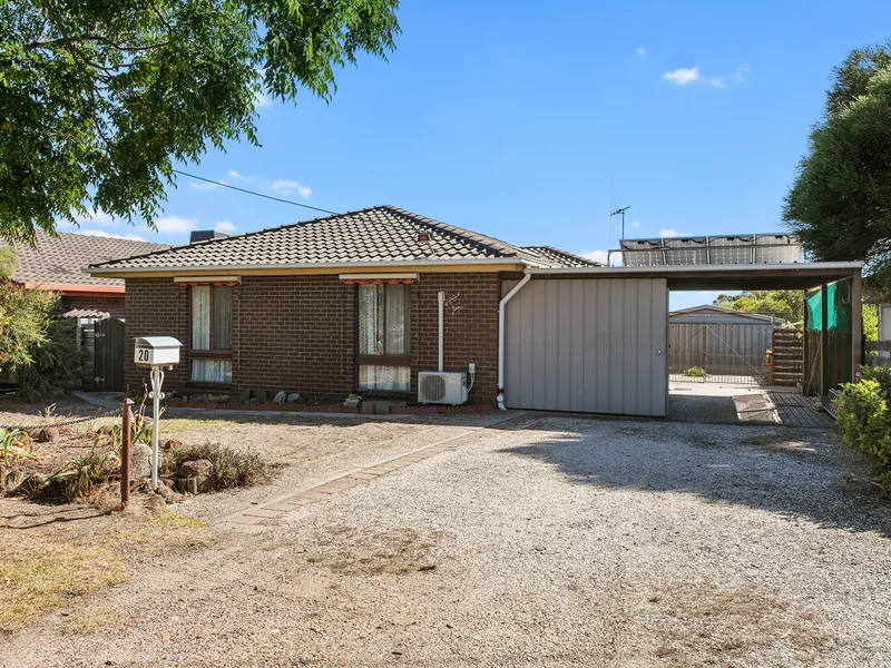Spacious Living In Heart Of California Gully