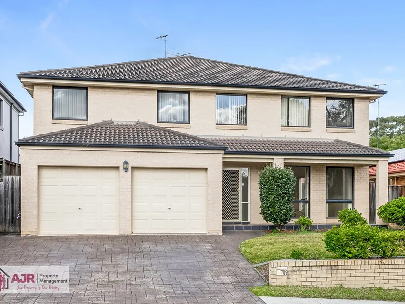 Walk to Sherwood Ridge Public & William Clarke College!