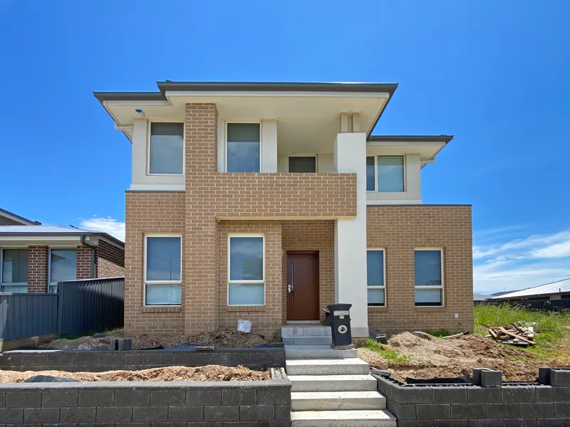 Stylish and Spacious | Massive Lounge & Huge Master Bedroom