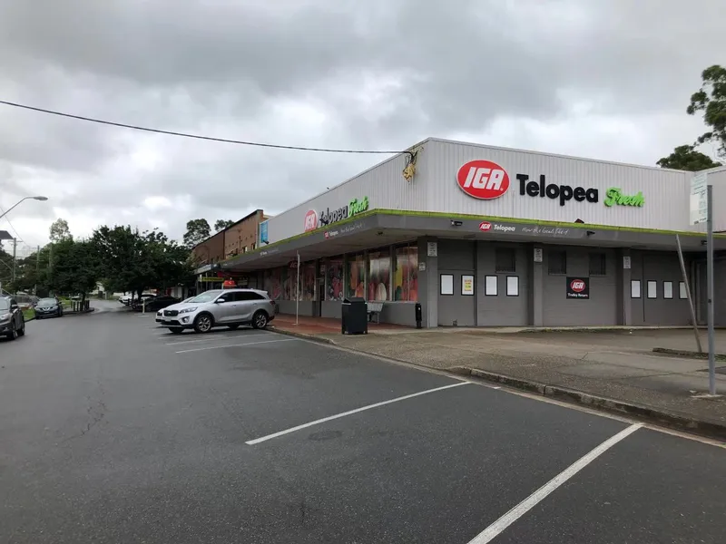 Great price for 3 bedroom unit in the center of Waratah Shopping Centre