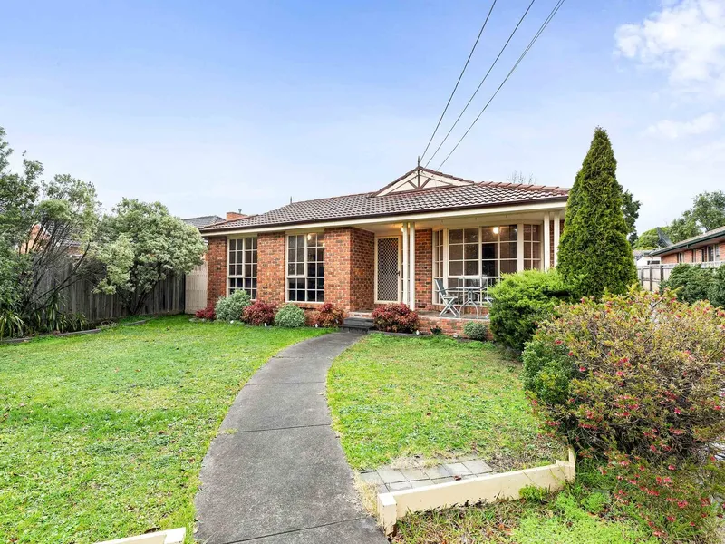 Stunning 2 for 1 Box Hill North opportunity!