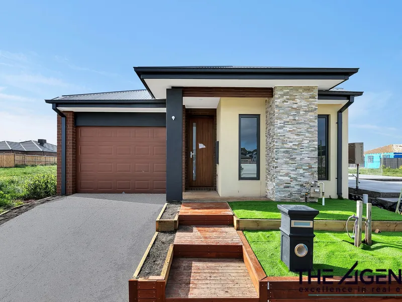 Modern And Convenient Home In Tarneit