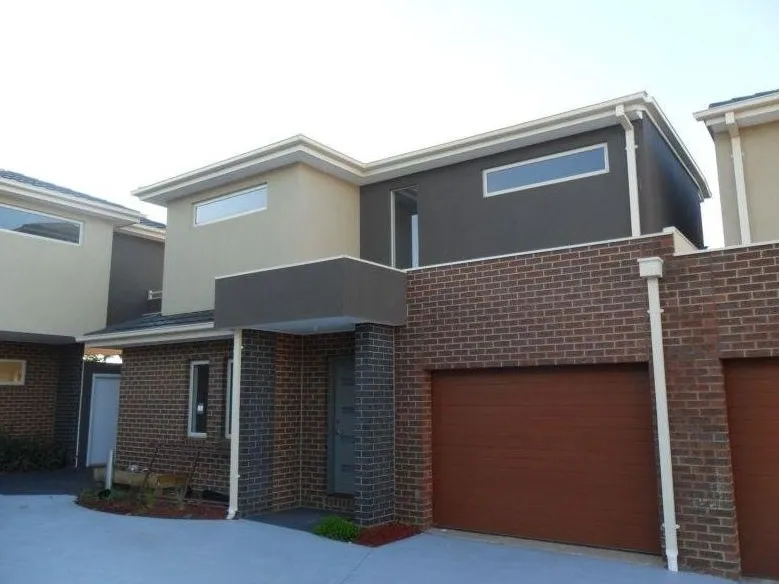 For health and safety please contact catie@sweeneyea.com.au for private inspections.