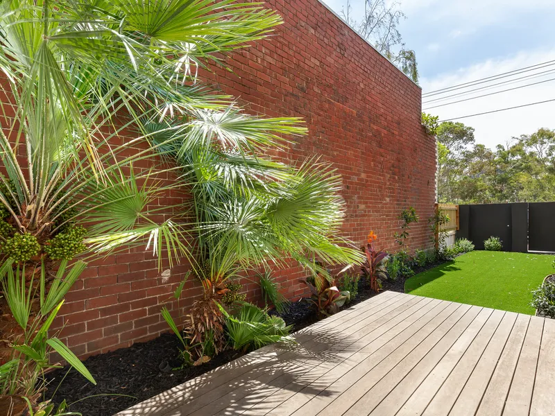 Renovated One Bedroom With A Private Courtyard