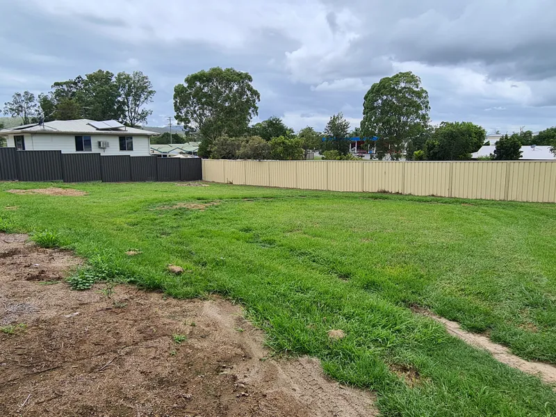 Flat 793m2 block in Kilcoy