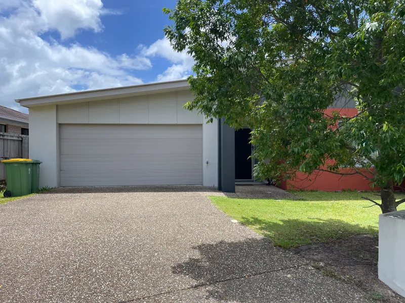 ​3 BEDROOM DUPLEX IN PIMPAMA ​