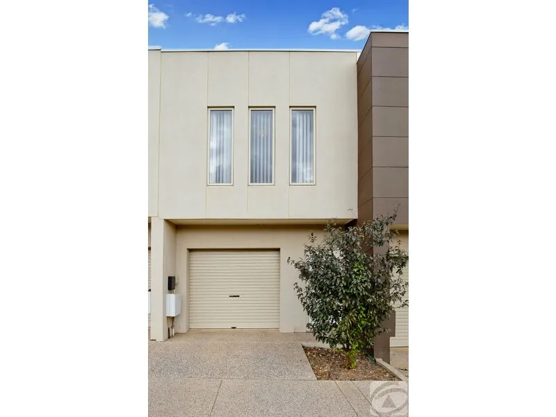 FANTASTIC TOWNHOUSE LIVING