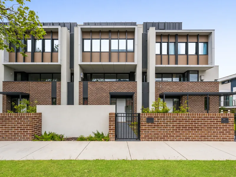 Brand new townhouse in the heart of Box Hill.