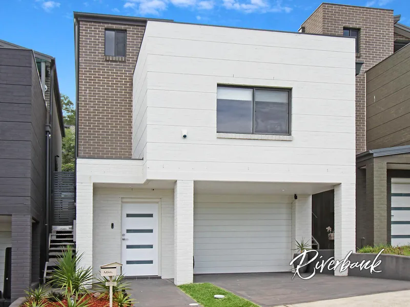 East facing district views - Lifestyle of ultimate convenience