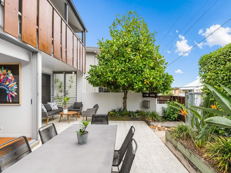 Architecturally Crafted House Alternative in Highly Sought New Farm