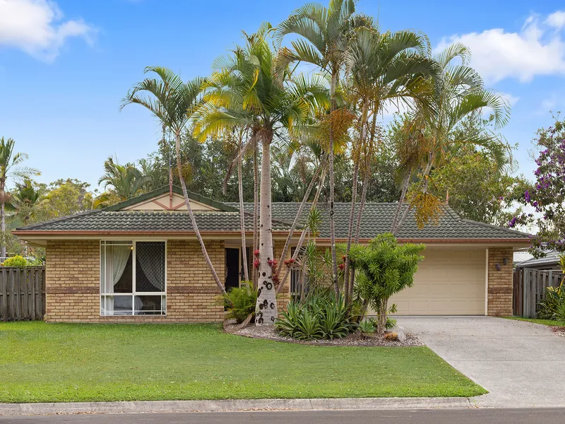 GREAT SIZE HOME IN FANTASTIC LOCATION