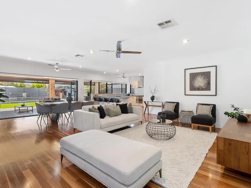 Appealing & modern family home on a BIG 799sqm block, ideally located in the heart of Manning